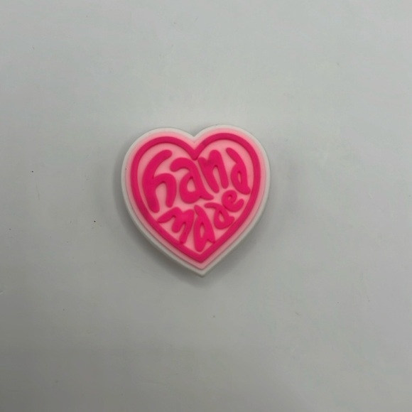 Heart “Handmade” Crafter Jibitz Crocs Shoe Charm - Picture 1 of 2
